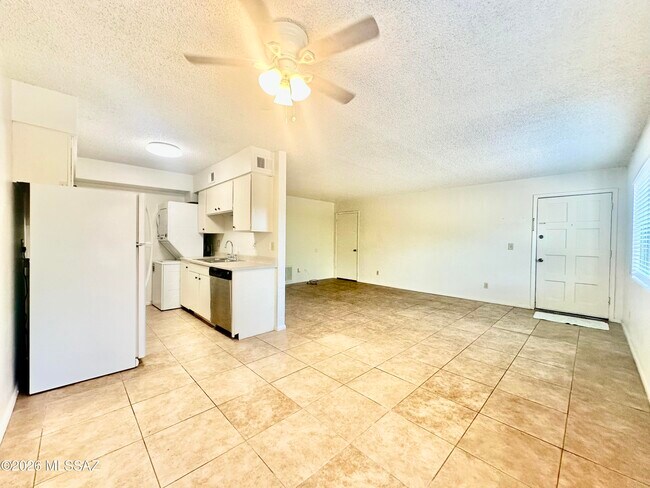 810 S Kolb Rd
