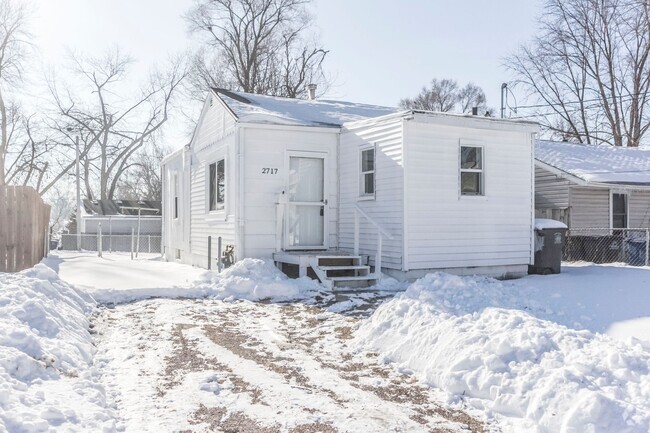 Building Photo - Newly remodeled 2 bedroom 1 bath home