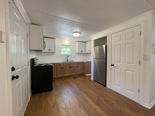 Photo - 10714 Quaker Rd