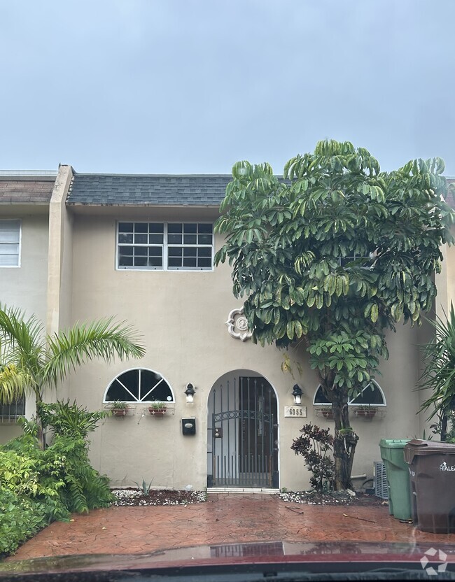 Building Photo - 6955 W 2nd Ln Rental