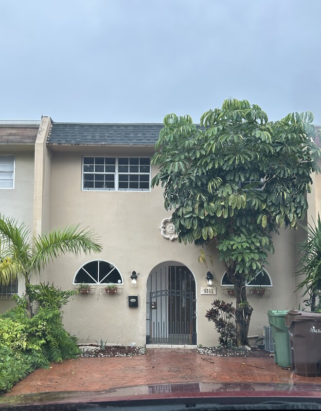 Photo - 6955 W 2nd Ln (Hialeah, FL)