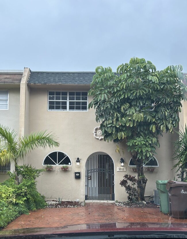 Photo - 6955 W 2nd Ln Townhome