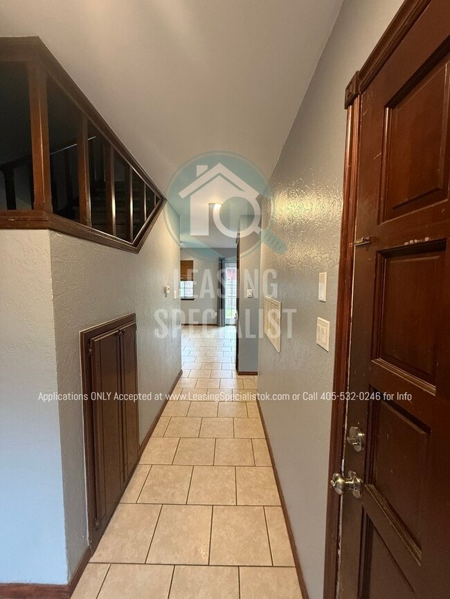 Photo - West Norman 2 Bed 1.5 Bath Townhouse Available for Your Immediate Move! Unit F