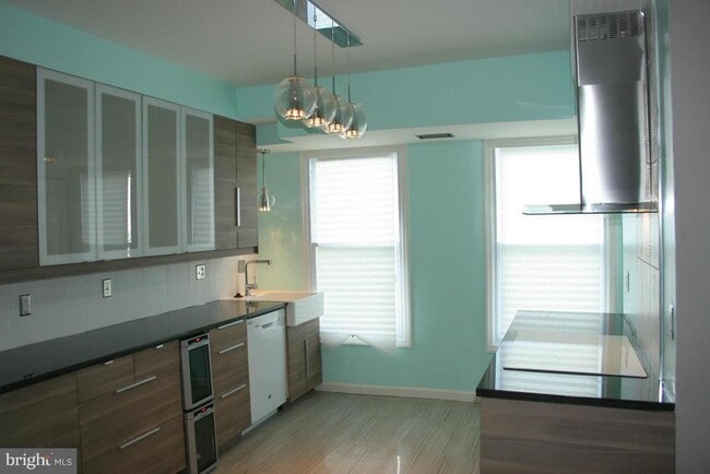 Photo - 1040 6th St NE