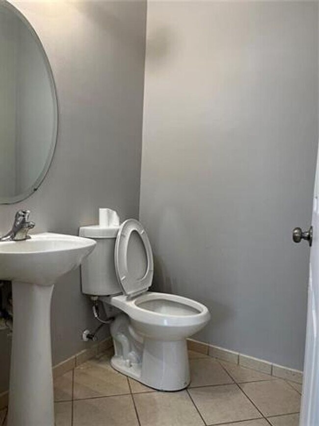 Photo - 349 NE 36th Terrace