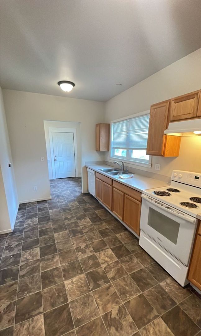 Photo - 1100 High St Unit 1100 High