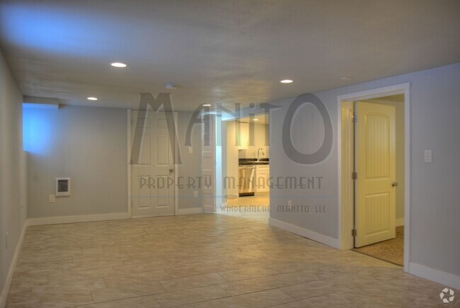 Building Photo - Garland Triplex Unit 427 W Garland Ave #C Rental