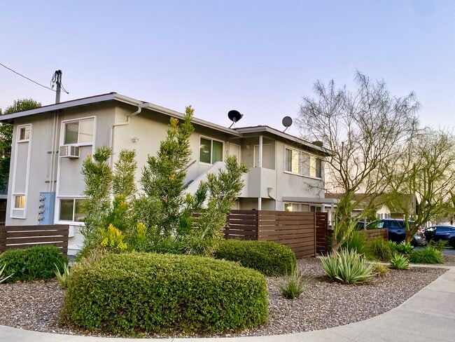 Photo - 212 E 8th St Unidad B