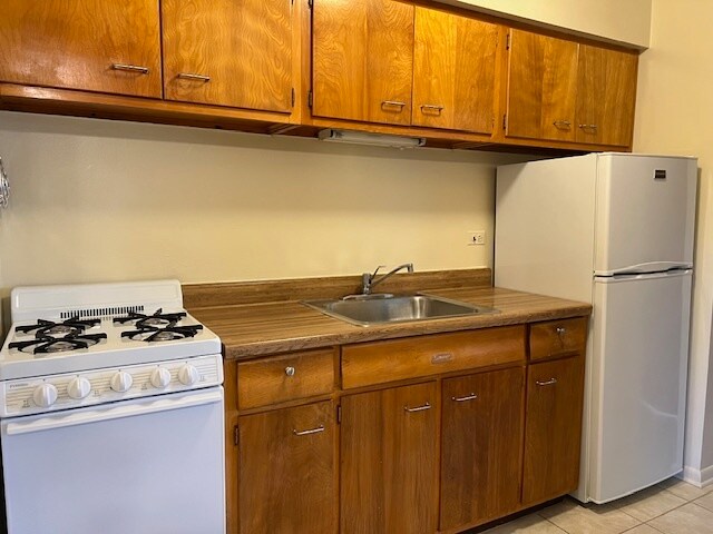 Kitchen - 333 Center Ave Unit 7B