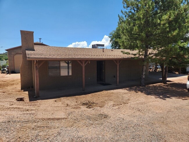 Photo - Amazing 2 bed / 1 bath House Available Now