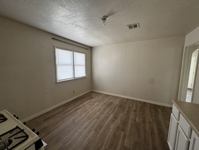 Photo - 4220 Broaddus Ave