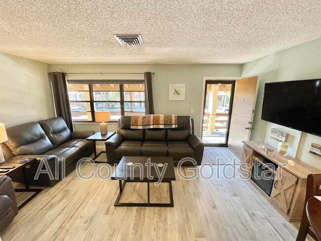 Building Photo - 25 Quails Run Blvd Unit 8