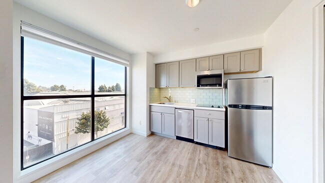 Photo - 1532 Howard St Unit 503