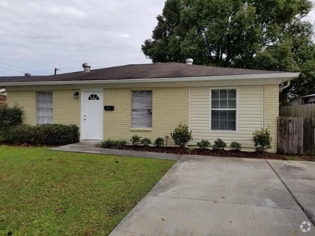 Building Photo - 3872 E Loyola Dr Rental