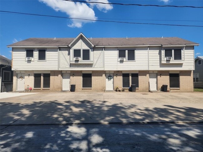 Building Photo - 517 5th St Unit C Rental