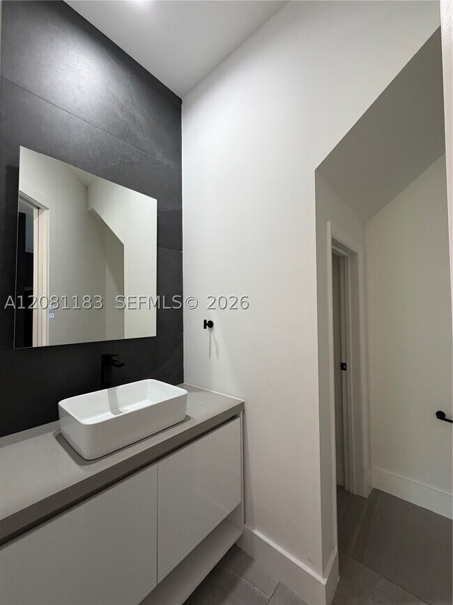 Photo - 4655 SW 32nd Ave