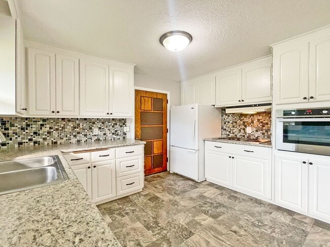 Photo - 1064 Hackmann Cir NE