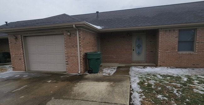 Building Photo - 3425 Legacy Run Unit B