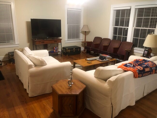 Living Room - 145 Belmont Rd Unit Cozy Cottage