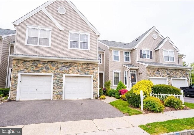 Photo - 704 Dahlia Cir