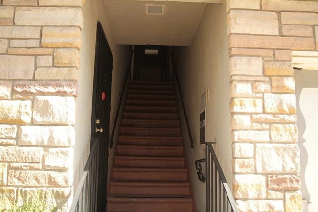 1425 E. Appleton St.