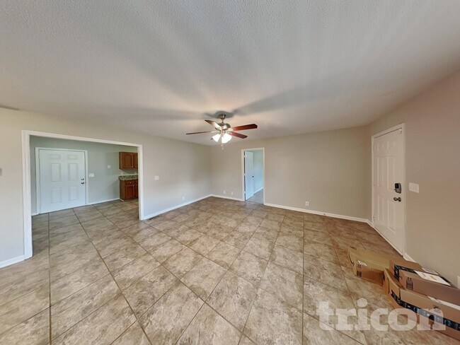 Photo - 1135 Mahogany Trail