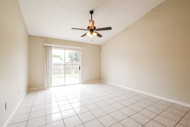1247 Holly Springs Cir