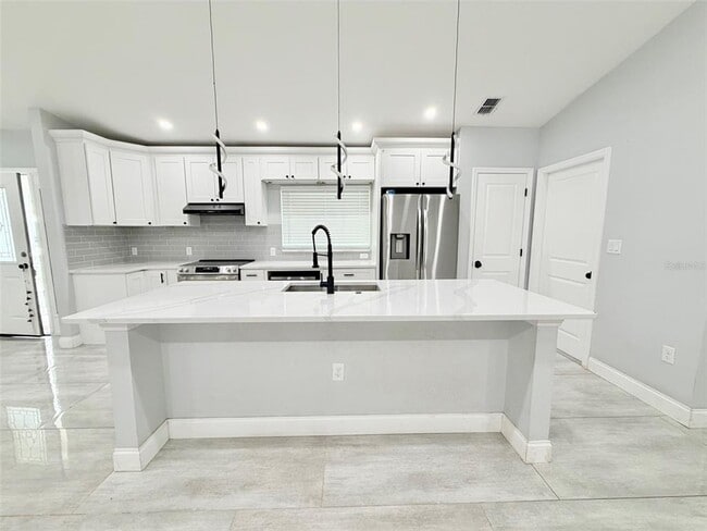 Photo - 1543 Heather Way