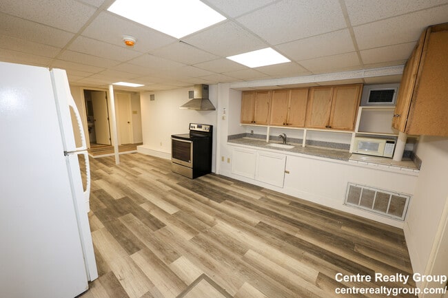 Building Photo - 1026 Chestnut St Unit B