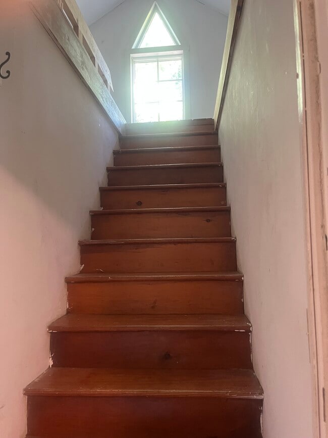 Photo - 326 Tollgate Rd