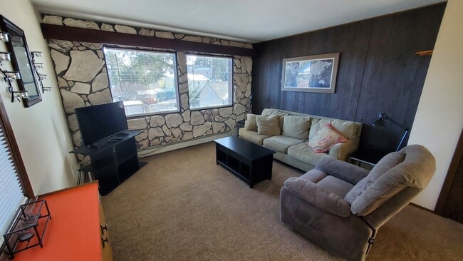 Building Photo - 1522 Mission Rd Unit 1 Rental