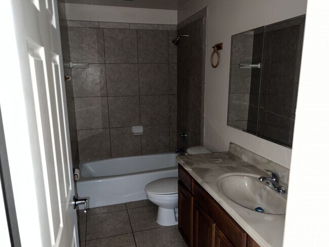 Photo - 404 S 7th Ave