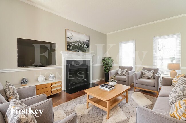 Photo - 104 Longneedle Ct