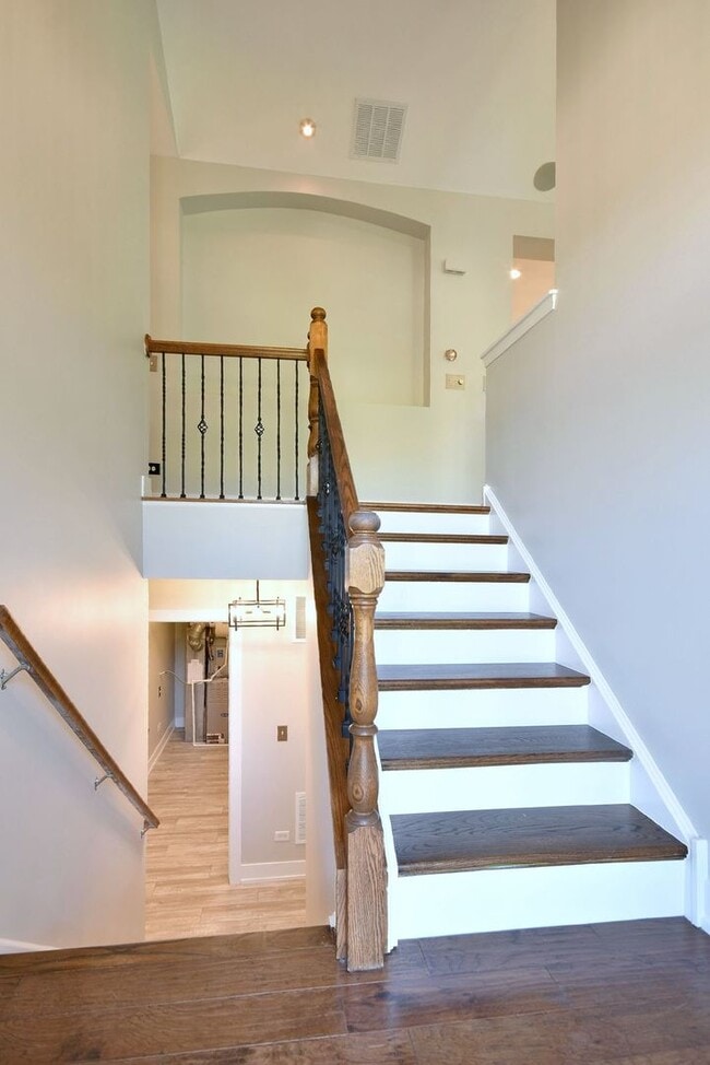 Photo - 982 Indigo Ct