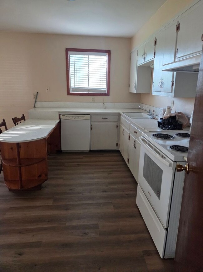 Photo - 3 bedroom, 2 bathroom home in the heart of Monroe