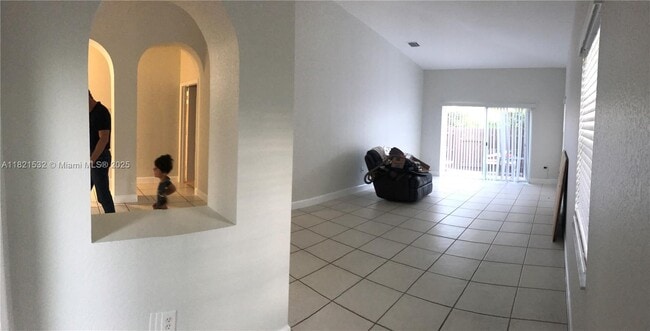 Photo - 10932 NW 69th St