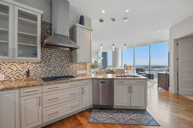 Building Photo - 1301 Throckmorton St Unit 2805 Rental