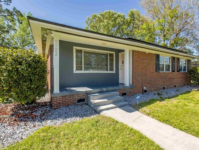 Photo - 1102 E Texar Dr