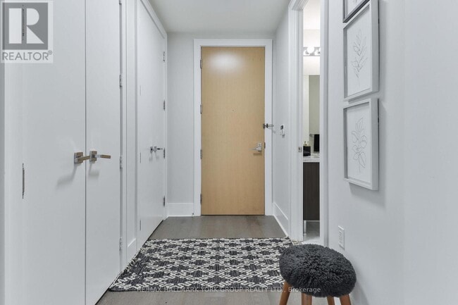 Photo - 29 Queens Quay E Unité 505