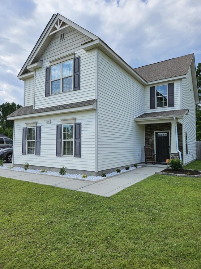 Photo - 307 First Post Rd