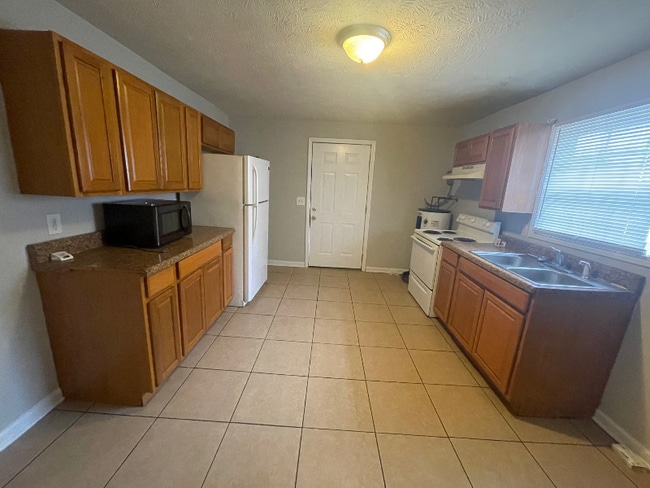 Photo - 103 W 17th St Unit 3