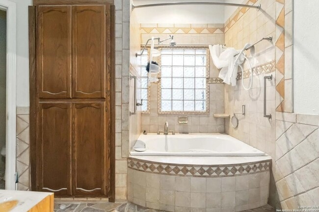 Photo - 17915 Summer Knoll Dr