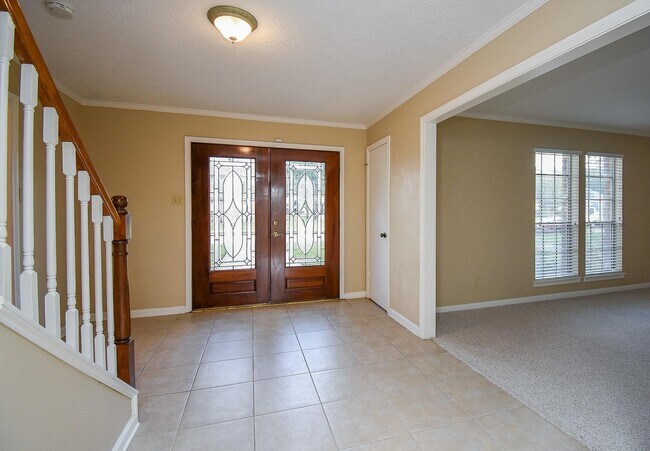 Photo - 910 Shillington Dr