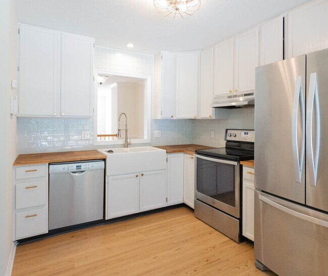 Photo - Lovely Townhome in Stone River