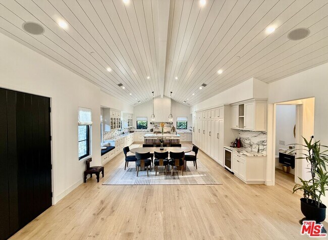 6025 Paseo Cyn Dr
