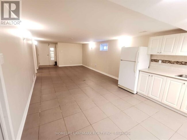 Photo - 727 Hewson Dr