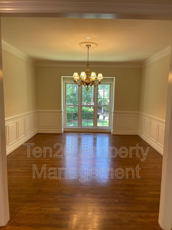 Photo - 1544 Glencoe Dr