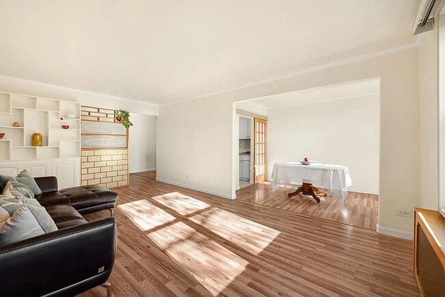 Photo - 140-15 Holly Ave