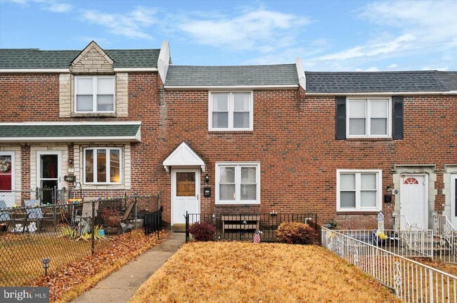 Photo - 237 W Wyncliffe Ave Townhome