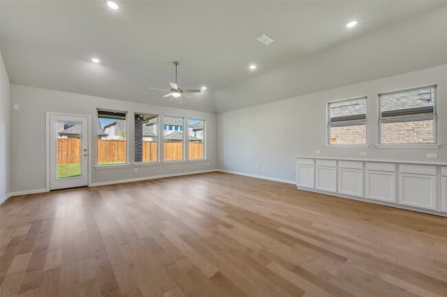 Photo - 1312 Silver Grass Mdw